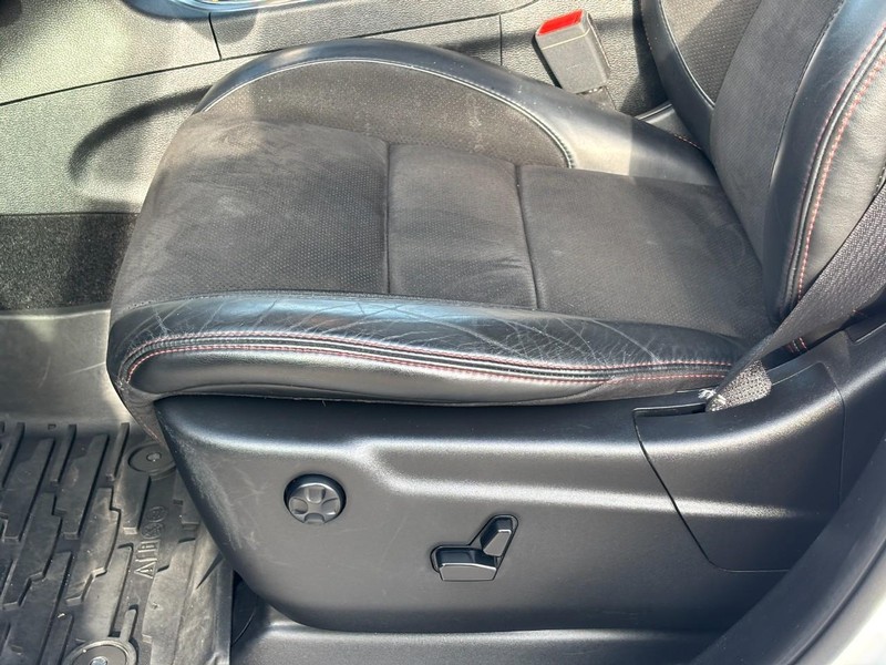 Jeep Grand Cherokee Vehicle Full-screen Gallery Image 25