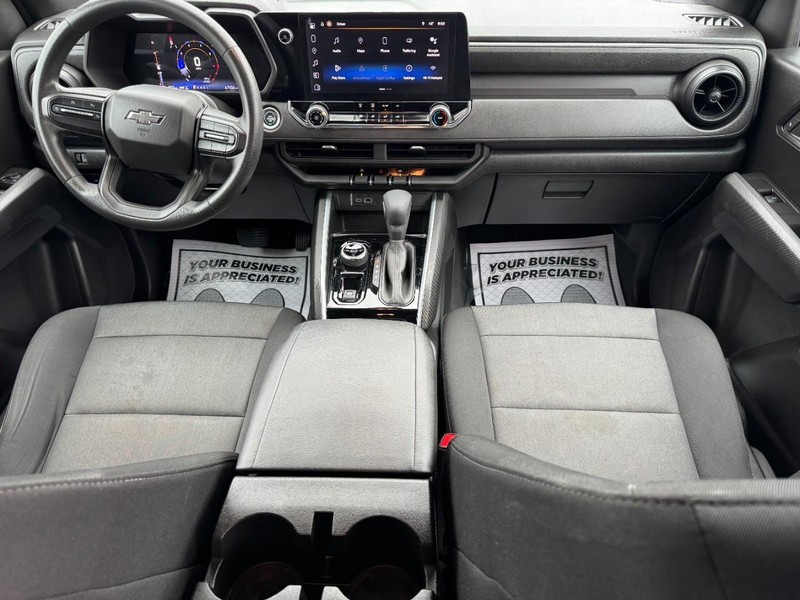 Chevrolet Colorado Vehicle Full-screen Gallery Image 11