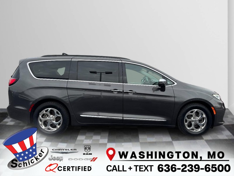 Chrysler Pacifica Vehicle Full-screen Gallery Image 01