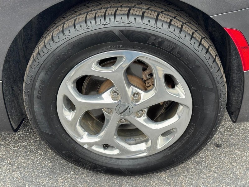 Chrysler Pacifica Vehicle Full-screen Gallery Image 07