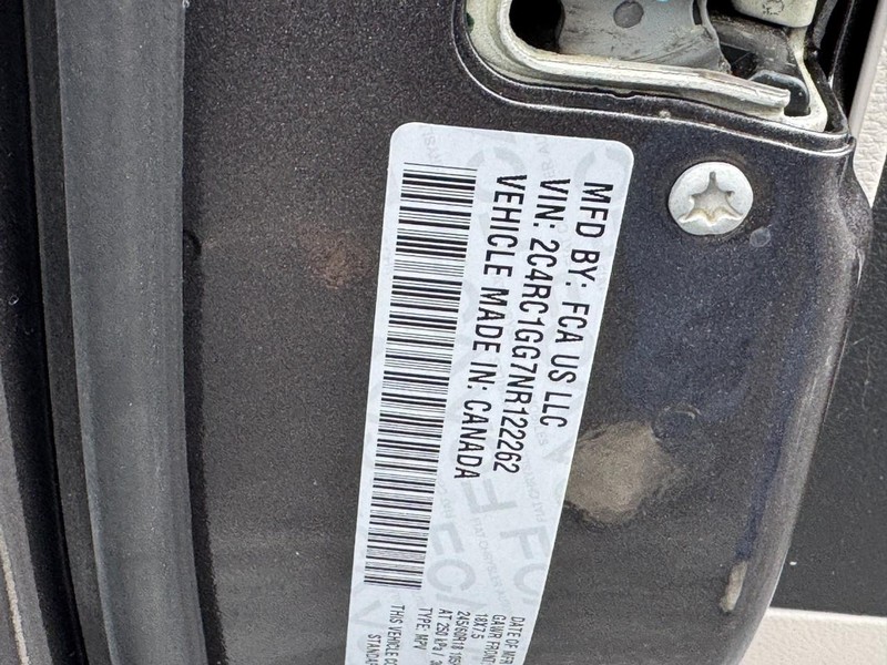 Chrysler Pacifica Vehicle Full-screen Gallery Image 27