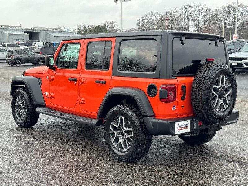 Jeep Wrangler Unlimited Vehicle Full-screen Gallery Image 06