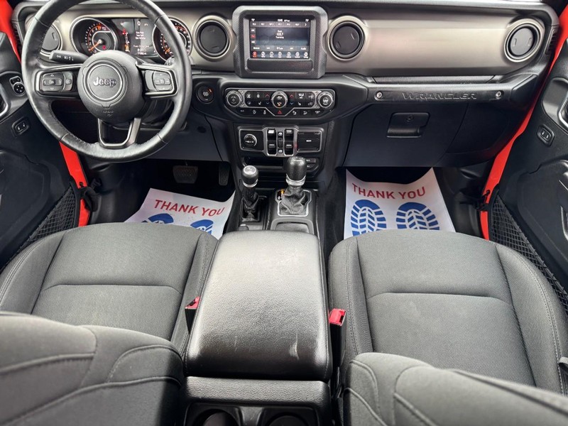 Jeep Wrangler Unlimited Vehicle Full-screen Gallery Image 11