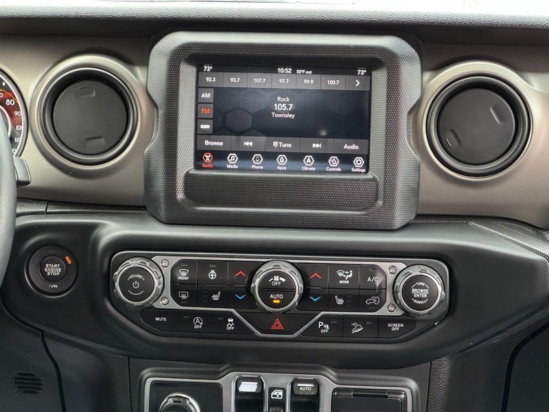 Jeep Wrangler Unlimited Vehicle Full-screen Gallery Image 13