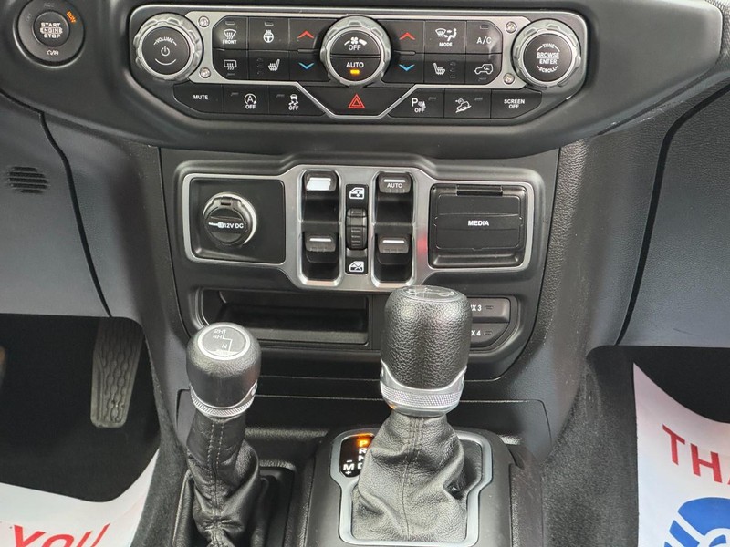 Jeep Wrangler Unlimited Vehicle Full-screen Gallery Image 14