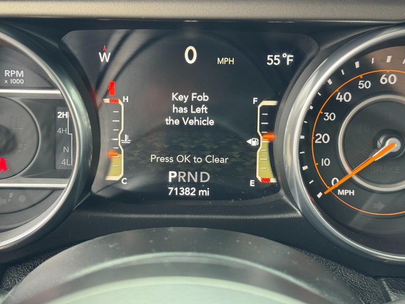 Jeep Wrangler Unlimited Vehicle Full-screen Gallery Image 22