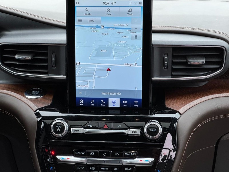 Ford Explorer Vehicle Full-screen Gallery Image 13