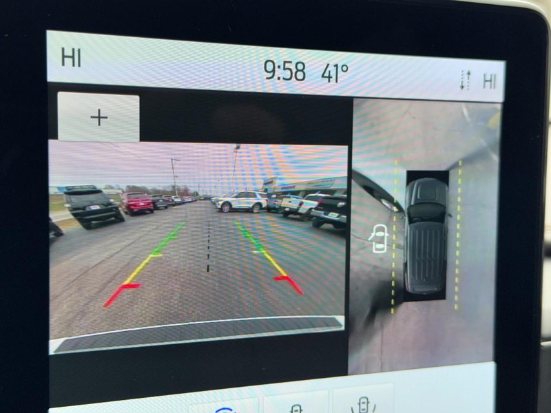 Ford Explorer Vehicle Full-screen Gallery Image 23