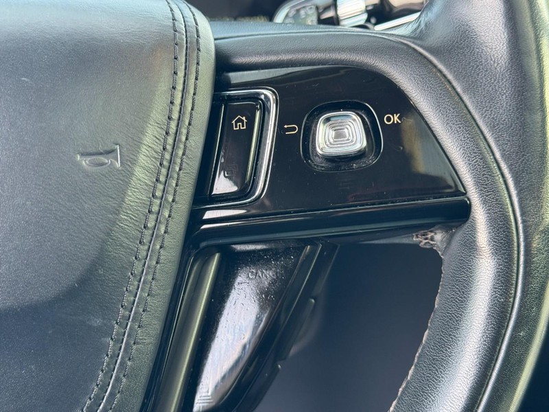 Lincoln Aviator Vehicle Full-screen Gallery Image 20