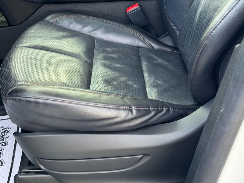 Lincoln Aviator Vehicle Full-screen Gallery Image 27