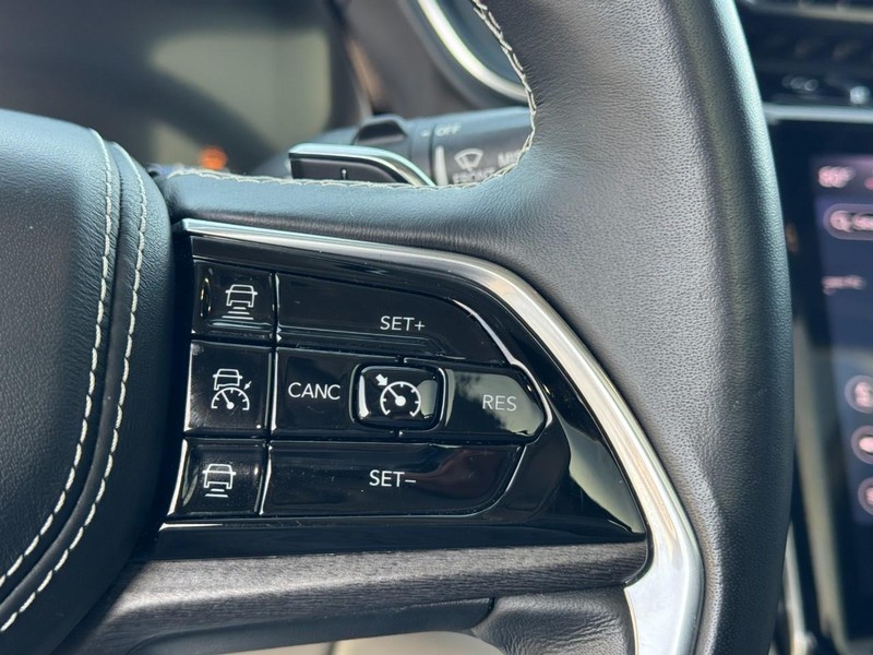 Jeep Grand Cherokee L Vehicle Full-screen Gallery Image 20