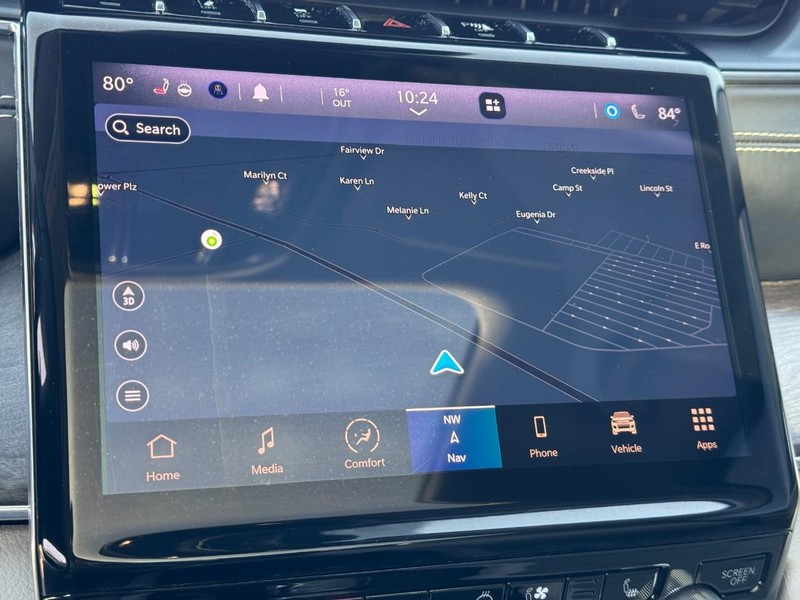 Jeep Grand Cherokee L Vehicle Full-screen Gallery Image 22