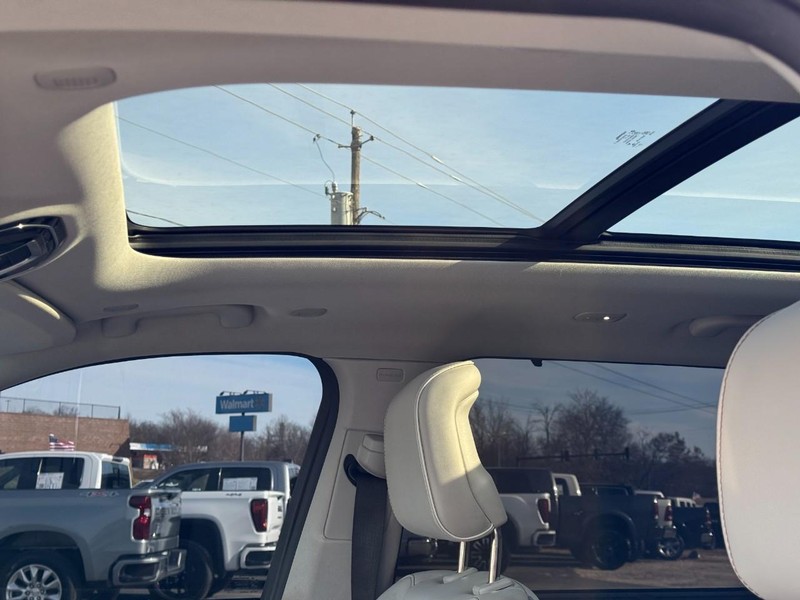 Jeep Grand Cherokee L Vehicle Full-screen Gallery Image 28