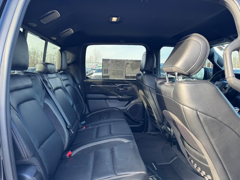 Ram 1500 Vehicle Full-screen Gallery Image 10