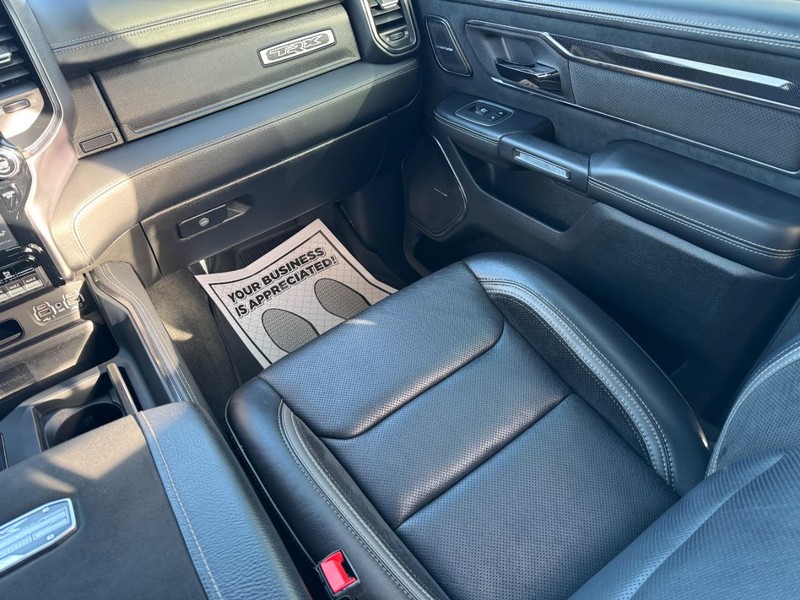 Ram 1500 Vehicle Full-screen Gallery Image 15