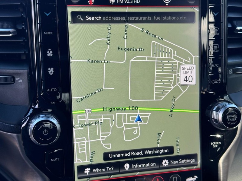 Ram 1500 Vehicle Full-screen Gallery Image 22