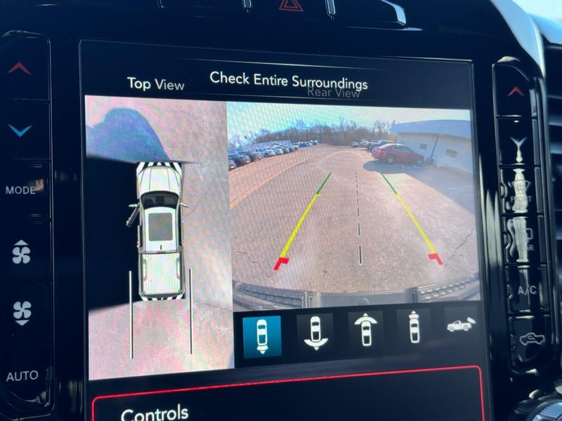 Ram 1500 Vehicle Full-screen Gallery Image 23