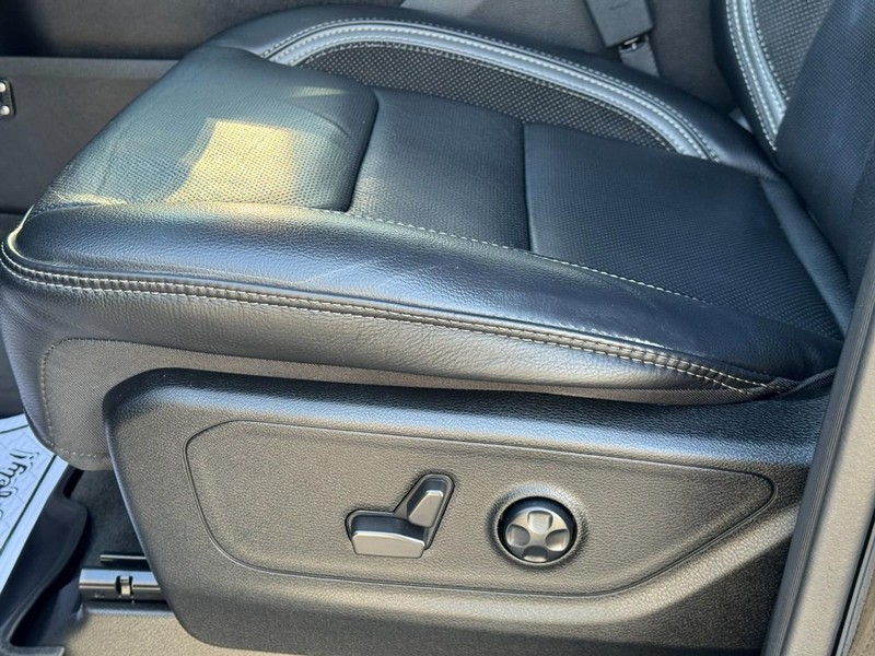 Ram 1500 Vehicle Full-screen Gallery Image 28