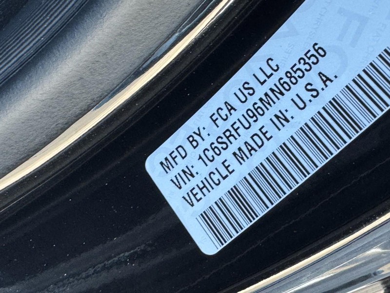 Ram 1500 Vehicle Full-screen Gallery Image 29