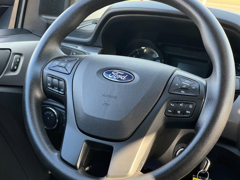 Ford Ranger Vehicle Full-screen Gallery Image 12