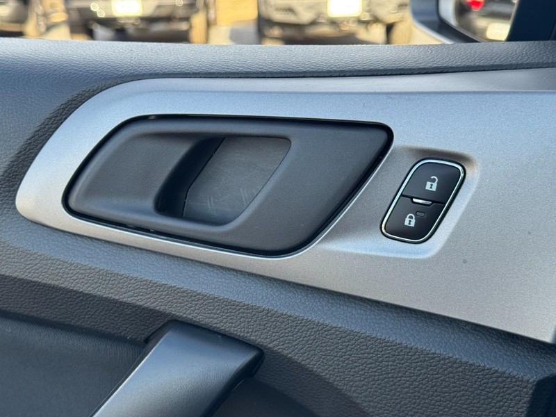 Ford Ranger Vehicle Full-screen Gallery Image 22