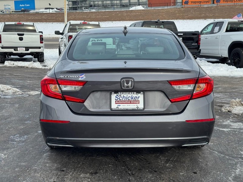 Honda Accord Sedan Vehicle Full-screen Gallery Image 05