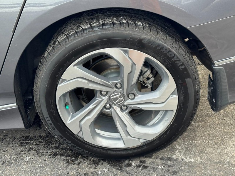 Honda Accord Sedan Vehicle Full-screen Gallery Image 07