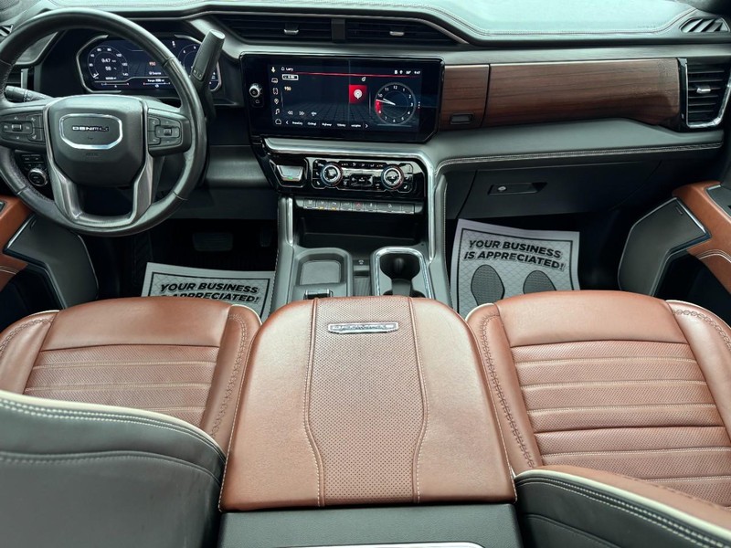 GMC Sierra 2500HD Vehicle Full-screen Gallery Image 11