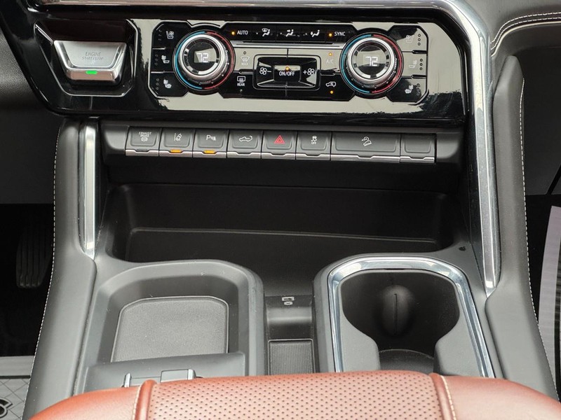 GMC Sierra 2500HD Vehicle Full-screen Gallery Image 14