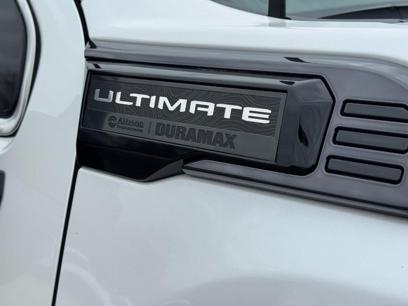 GMC Sierra 2500HD Vehicle Full-screen Gallery Image 17