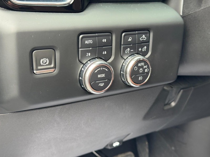 GMC Sierra 2500HD Vehicle Full-screen Gallery Image 19