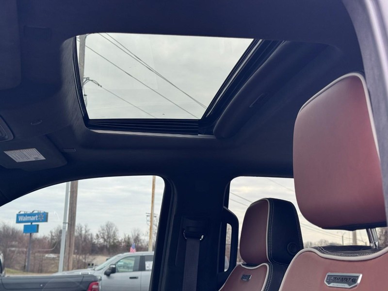 GMC Sierra 2500HD Vehicle Full-screen Gallery Image 26