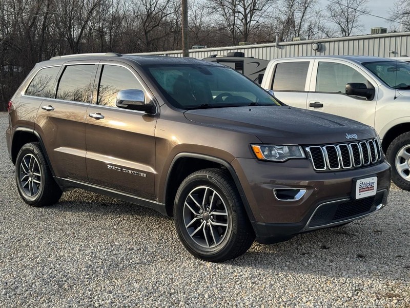 Jeep Grand Cherokee Vehicle Full-screen Gallery Image 02