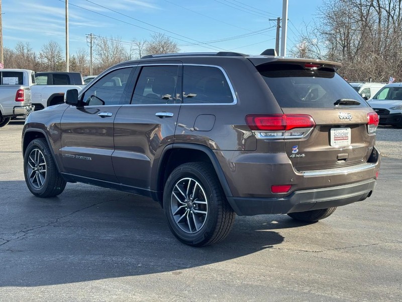 Jeep Grand Cherokee Vehicle Full-screen Gallery Image 06