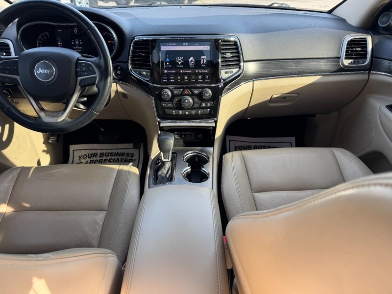 Jeep Grand Cherokee Vehicle Full-screen Gallery Image 11