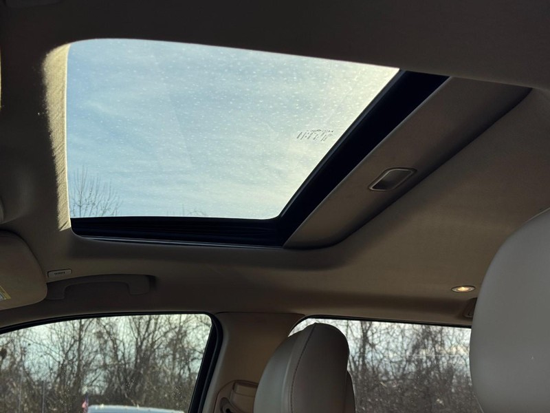 Jeep Grand Cherokee Vehicle Full-screen Gallery Image 26