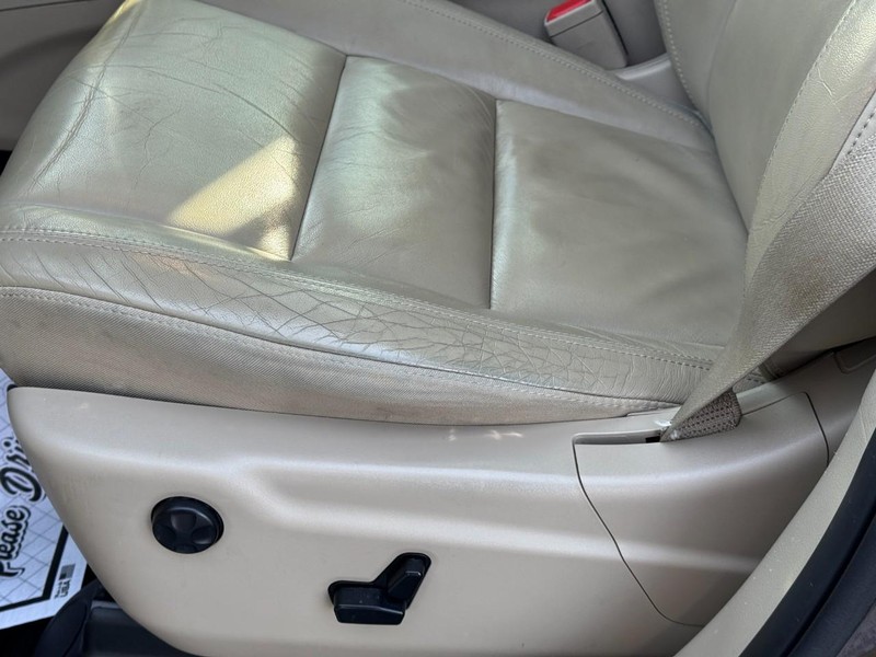 Jeep Grand Cherokee Vehicle Full-screen Gallery Image 27