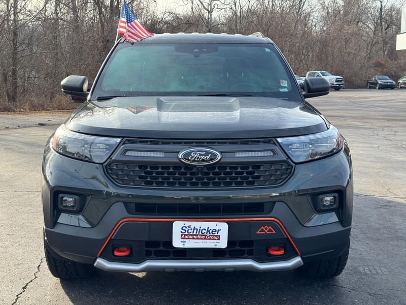 Ford Explorer Vehicle Full-screen Gallery Image 09