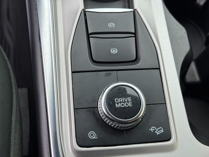 Ford Explorer Vehicle Full-screen Gallery Image 24