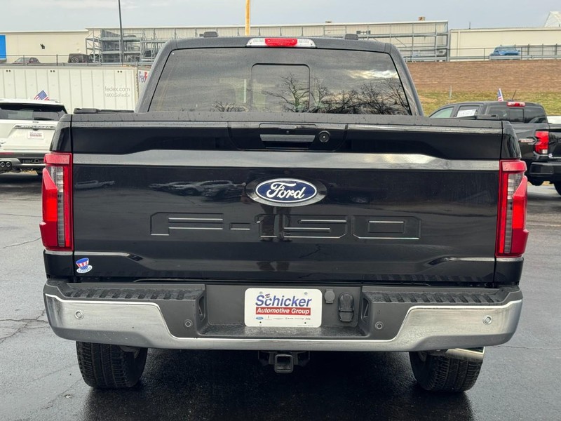 Ford F-150 Vehicle Full-screen Gallery Image 05