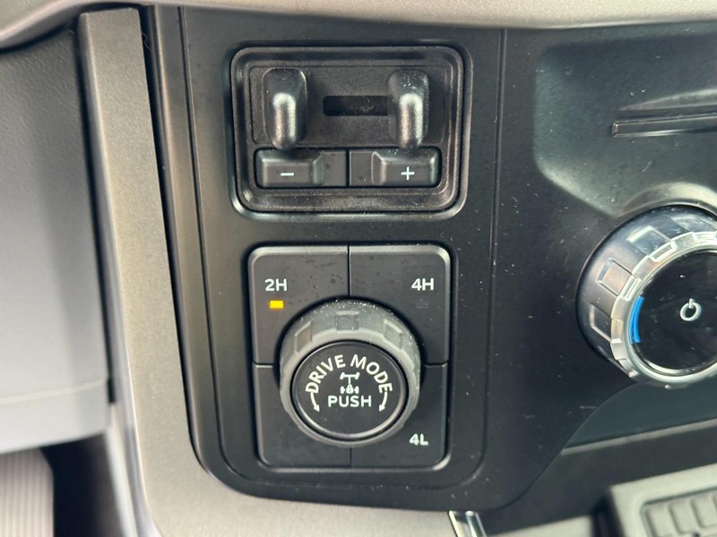 Ford F-150 Vehicle Full-screen Gallery Image 23