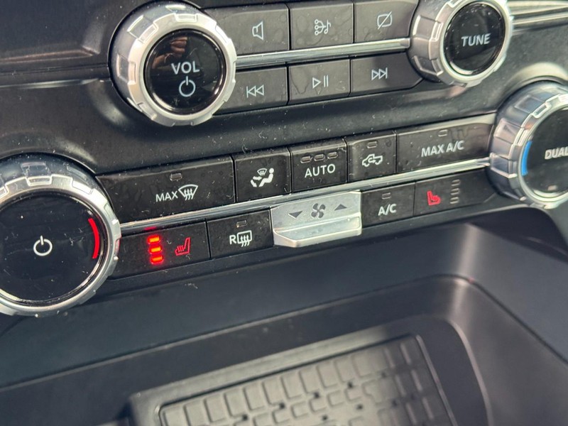 Ford F-150 Vehicle Full-screen Gallery Image 24