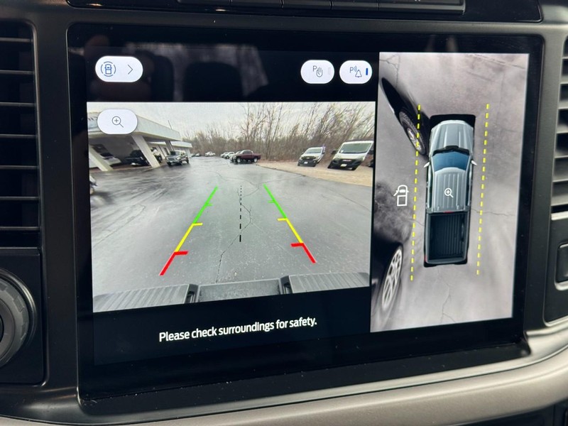 Ford F-150 Vehicle Full-screen Gallery Image 25