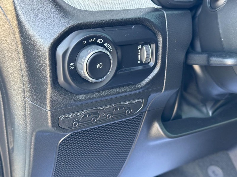 Jeep Wrangler Vehicle Full-screen Gallery Image 14