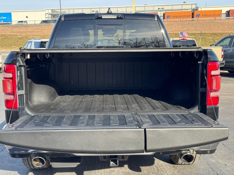 Ram 1500 Vehicle Full-screen Gallery Image 04