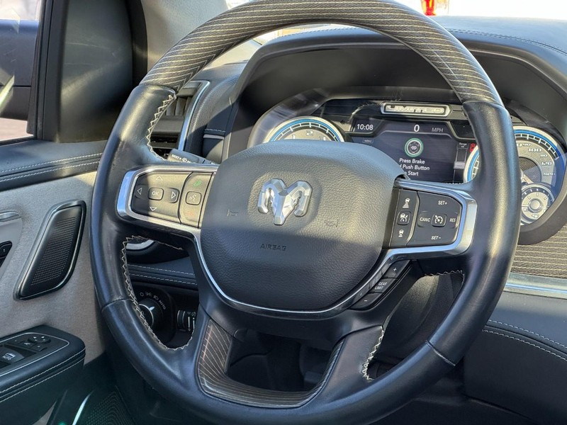 Ram 1500 Vehicle Full-screen Gallery Image 12