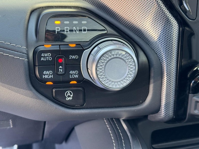 Ram 1500 Vehicle Full-screen Gallery Image 22