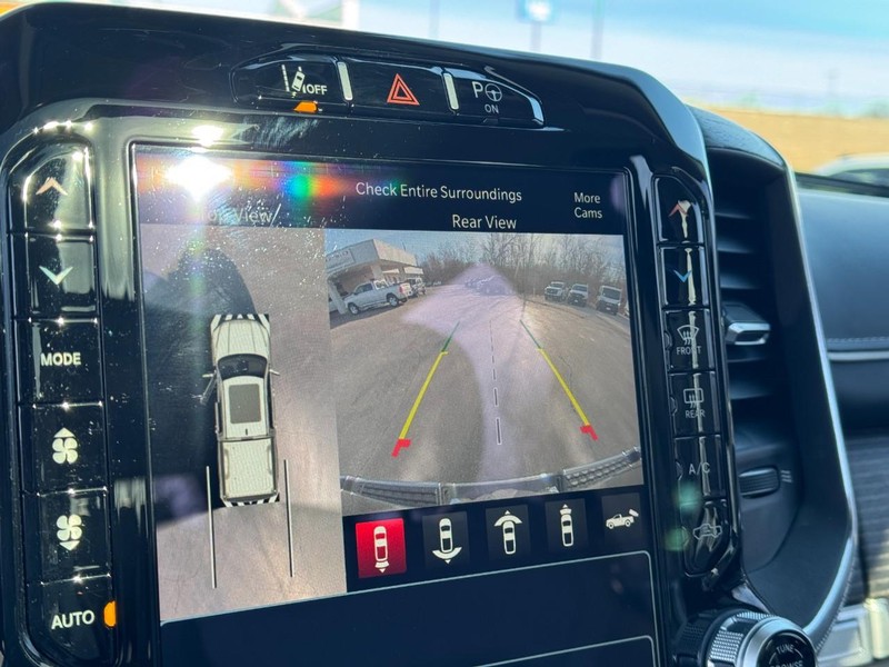 Ram 1500 Vehicle Full-screen Gallery Image 23