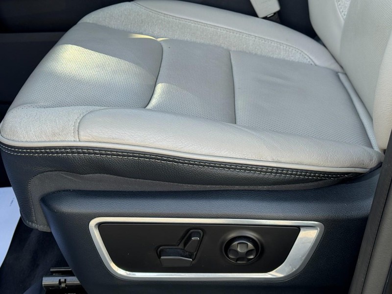 Ram 1500 Vehicle Full-screen Gallery Image 27