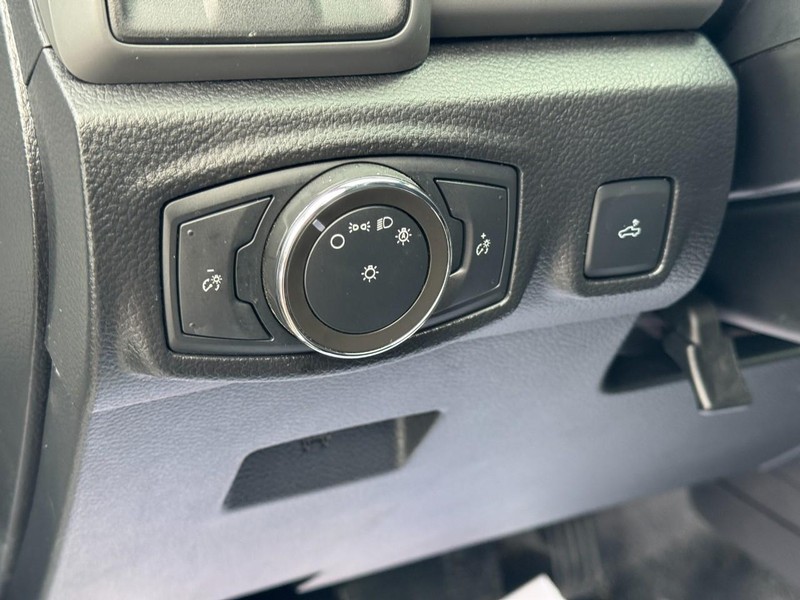 Ford Ranger Vehicle Full-screen Gallery Image 12